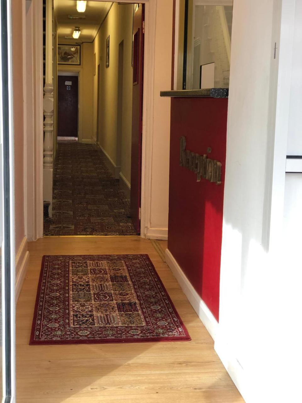 Lyon House Hotel Barking  Kültér fotó